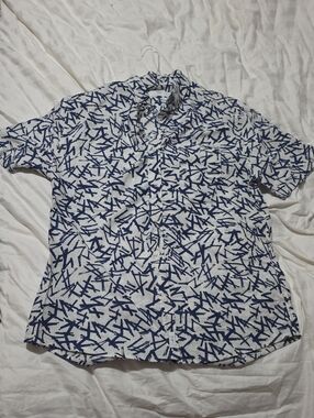 Onia White Linen Short-Sleeve Button-Down with Navy Scatter Print